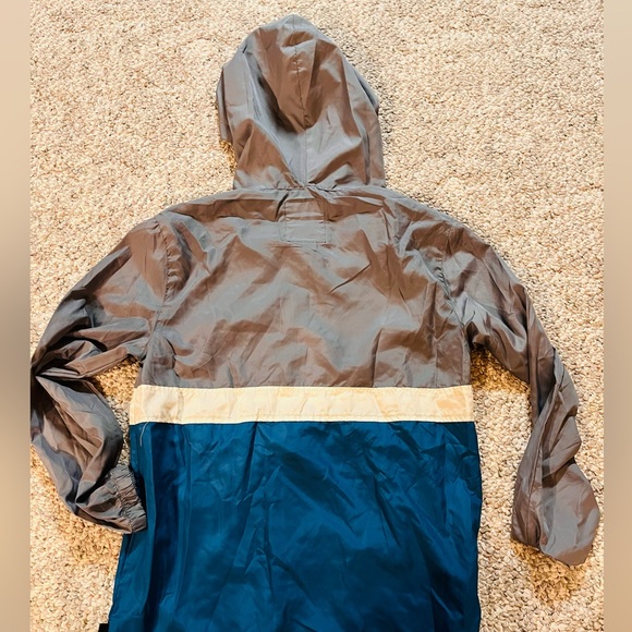 Sz small Pullover windbreaker, packable pouch. 90’s vintage style - Picture 2 of 6